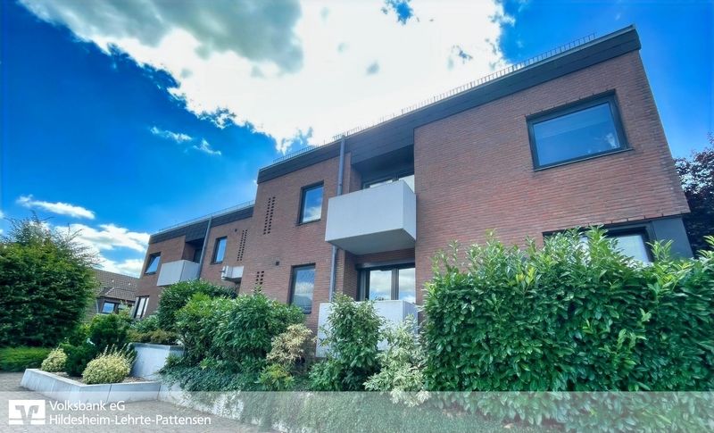 Wohnen auf zwei Ebenen in Sehnde – 4 Zimmer, Loggia, Balkone & Garage